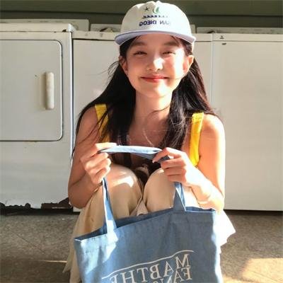 湖畔的女人们